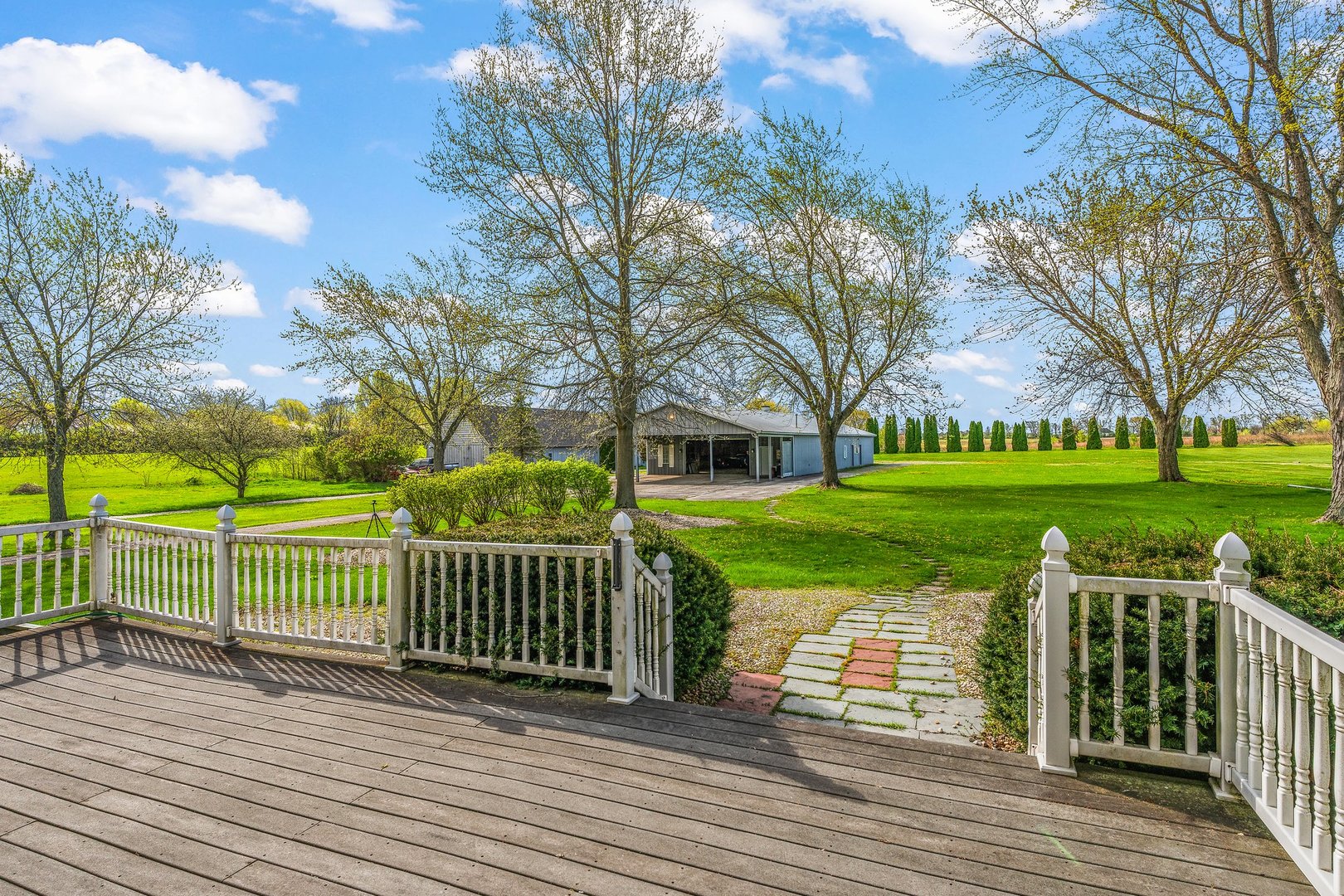 2929 East Danne Road Crete, IL 60417 - Photo 46 of 56 a view of a deck with a yard
