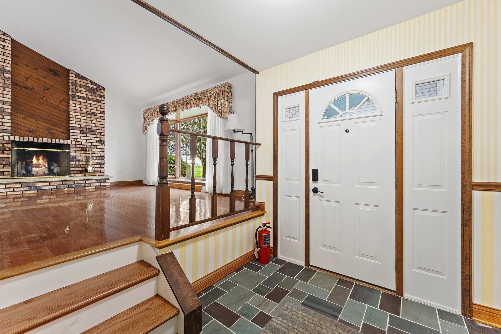 2929 East Danne Road Crete, IL 60417 - Photo 7 of 56 a view of an entryway