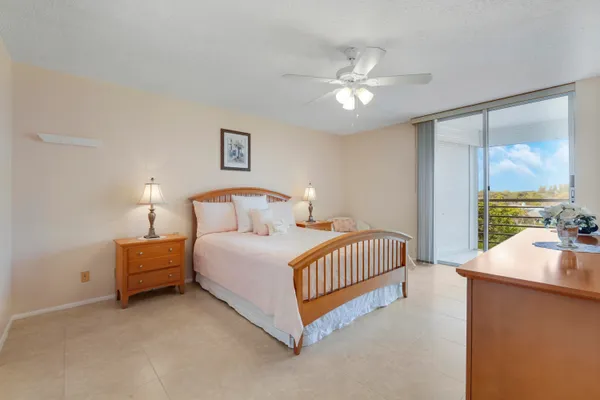 $2,095 | 6461 Northwest 2nd Avenue, Unit 407, Boca Raton, FL 33487