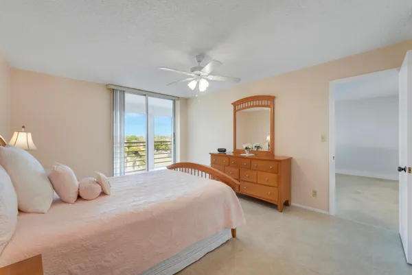 $2,095 | 6461 Northwest 2nd Avenue, Unit 407, Boca Raton, FL 33487