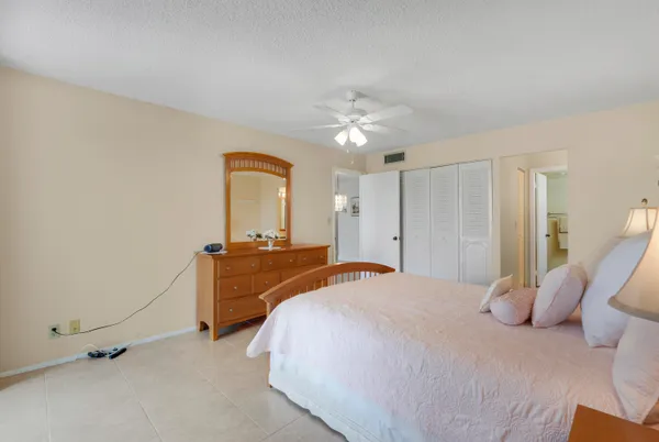 $2,095 | 6461 Northwest 2nd Avenue, Unit 407, Boca Raton, FL 33487
