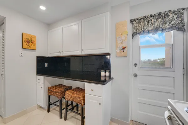 $2,095 | 6461 Northwest 2nd Avenue, Unit 407, Boca Raton, FL 33487