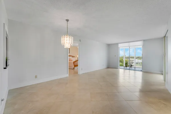 $2,095 | 6461 Northwest 2nd Avenue, Unit 407, Boca Raton, FL 33487