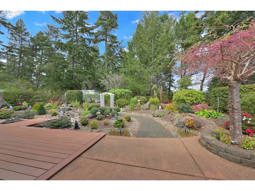 1415 20th Street Florence, OR 97439 - Photo 29 of 40 a view of a backyard