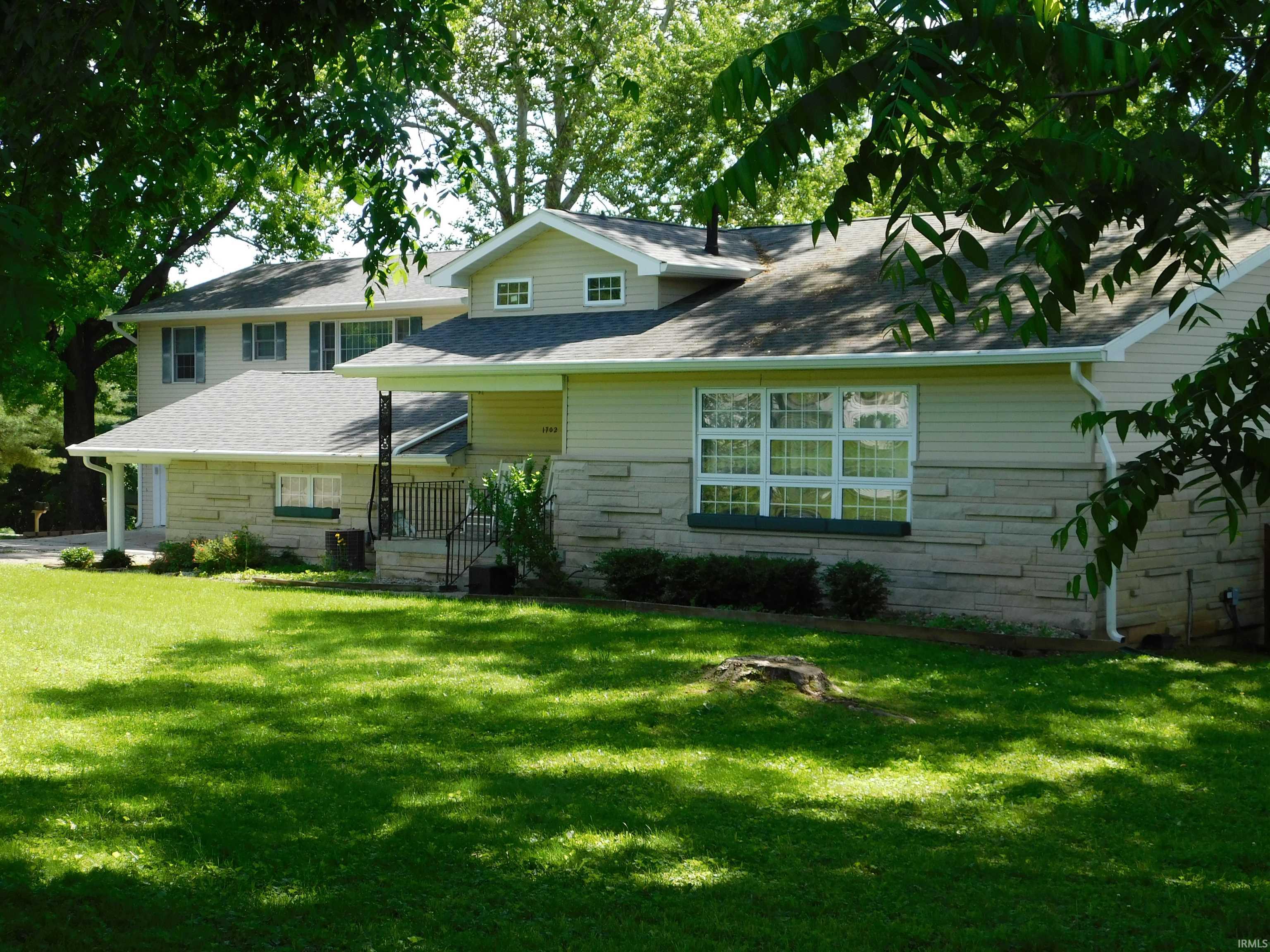 1702 Valley View Drive Bedford, IN 47421 - Photo 1 of 36