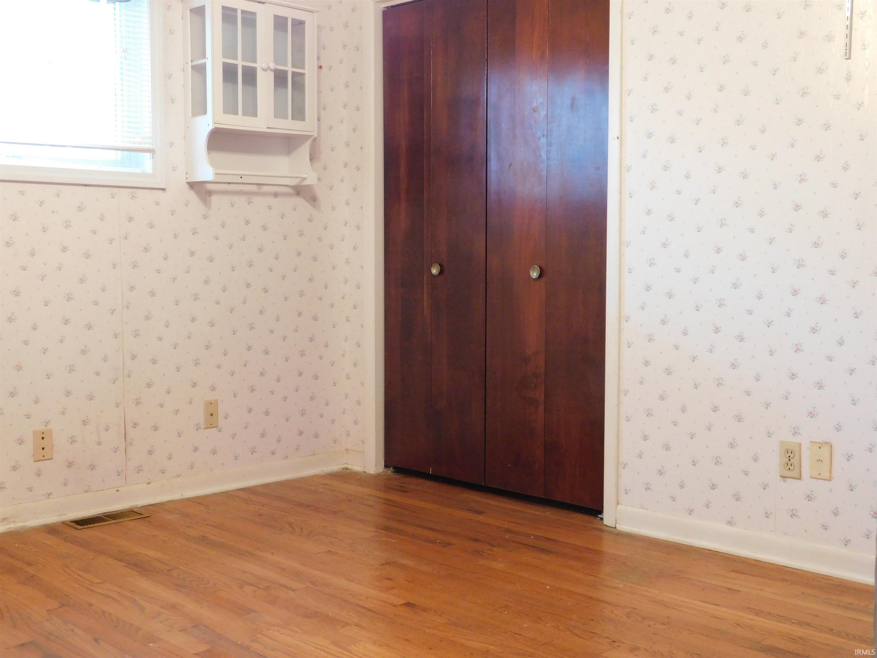 1702 Valley View Drive Bedford, IN 47421 - Photo 11 of 36