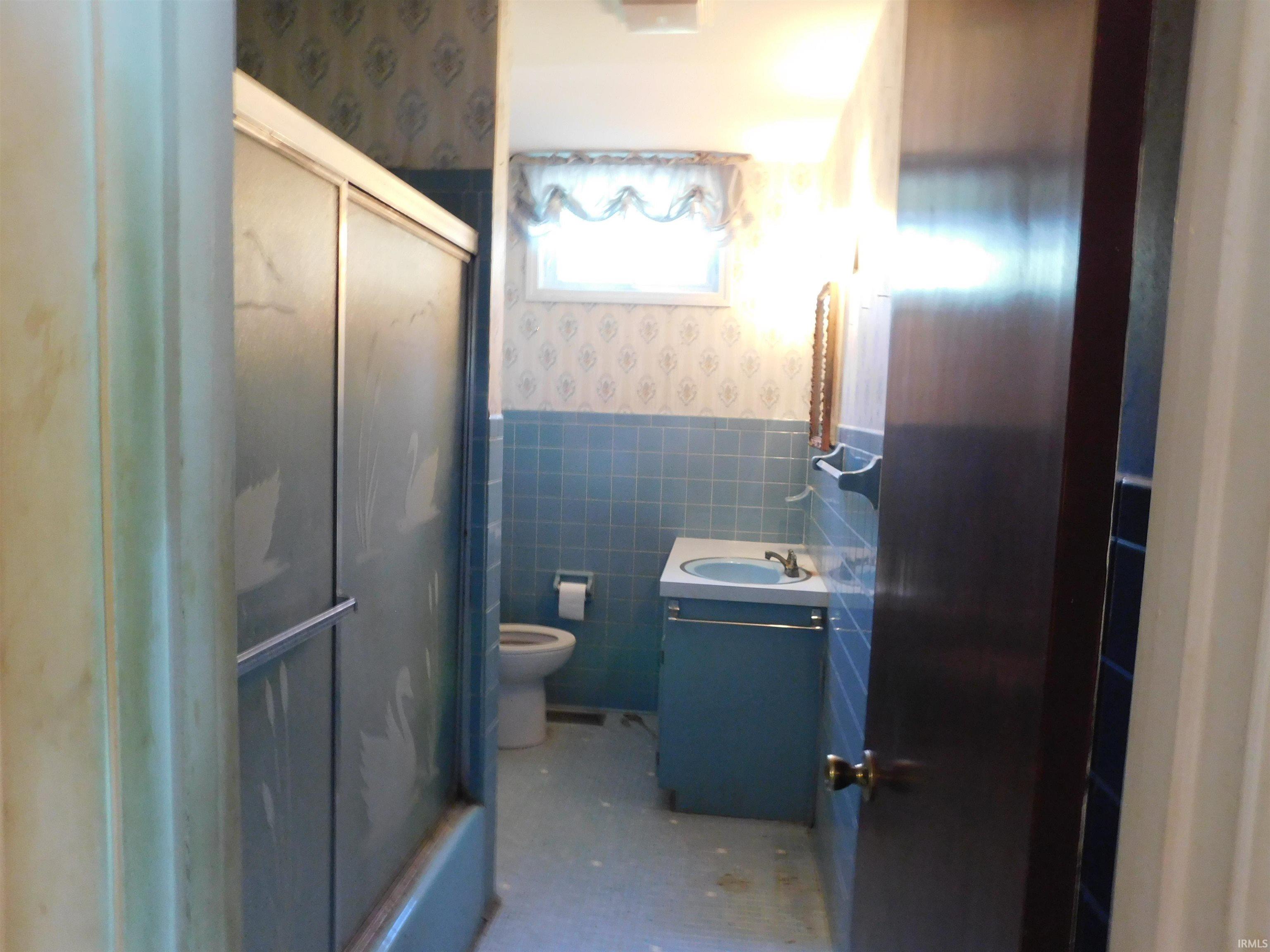 1702 Valley View Drive Bedford, IN 47421 - Photo 13 of 36