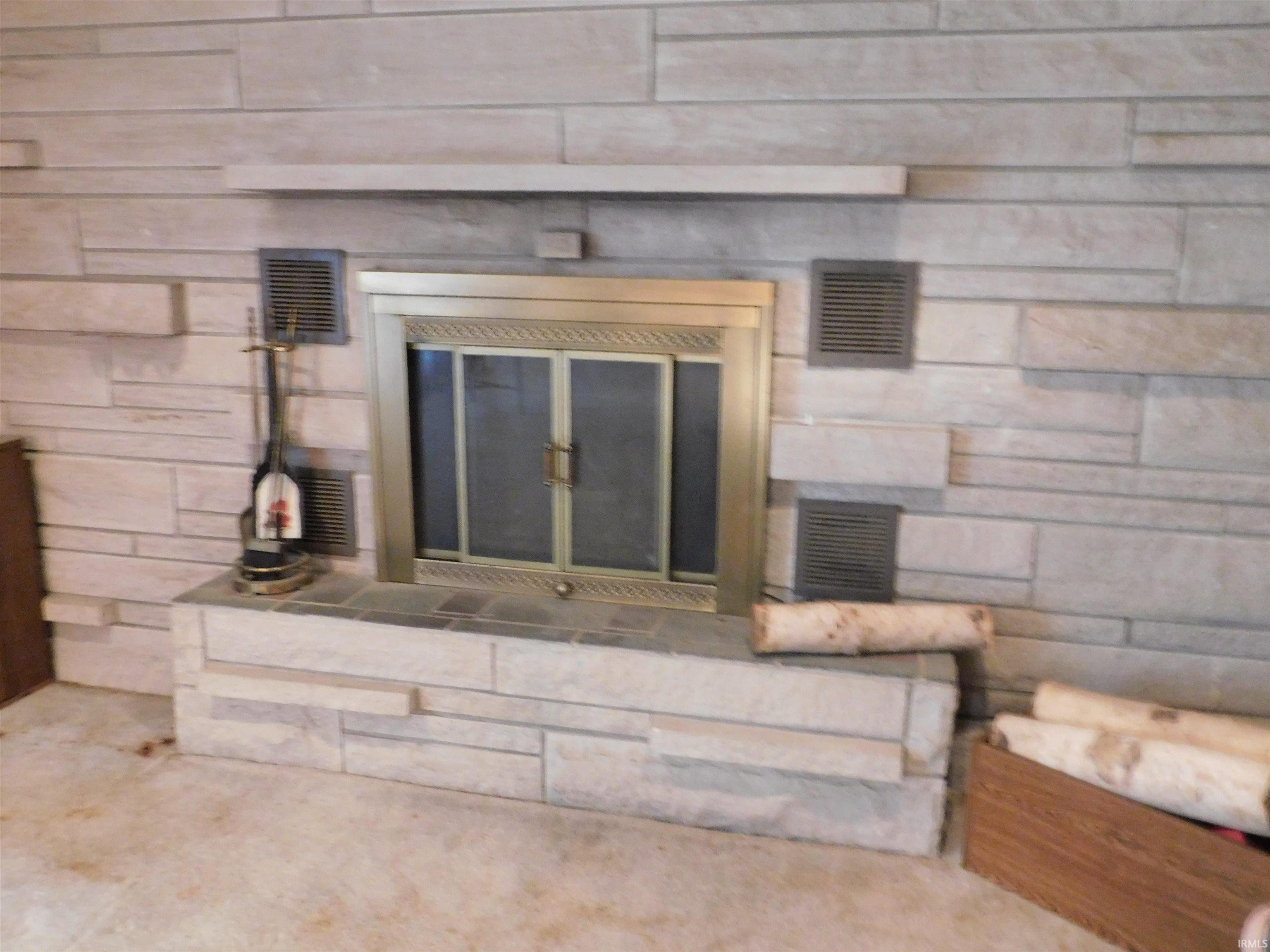 1702 Valley View Drive Bedford, IN 47421 - Photo 5 of 36