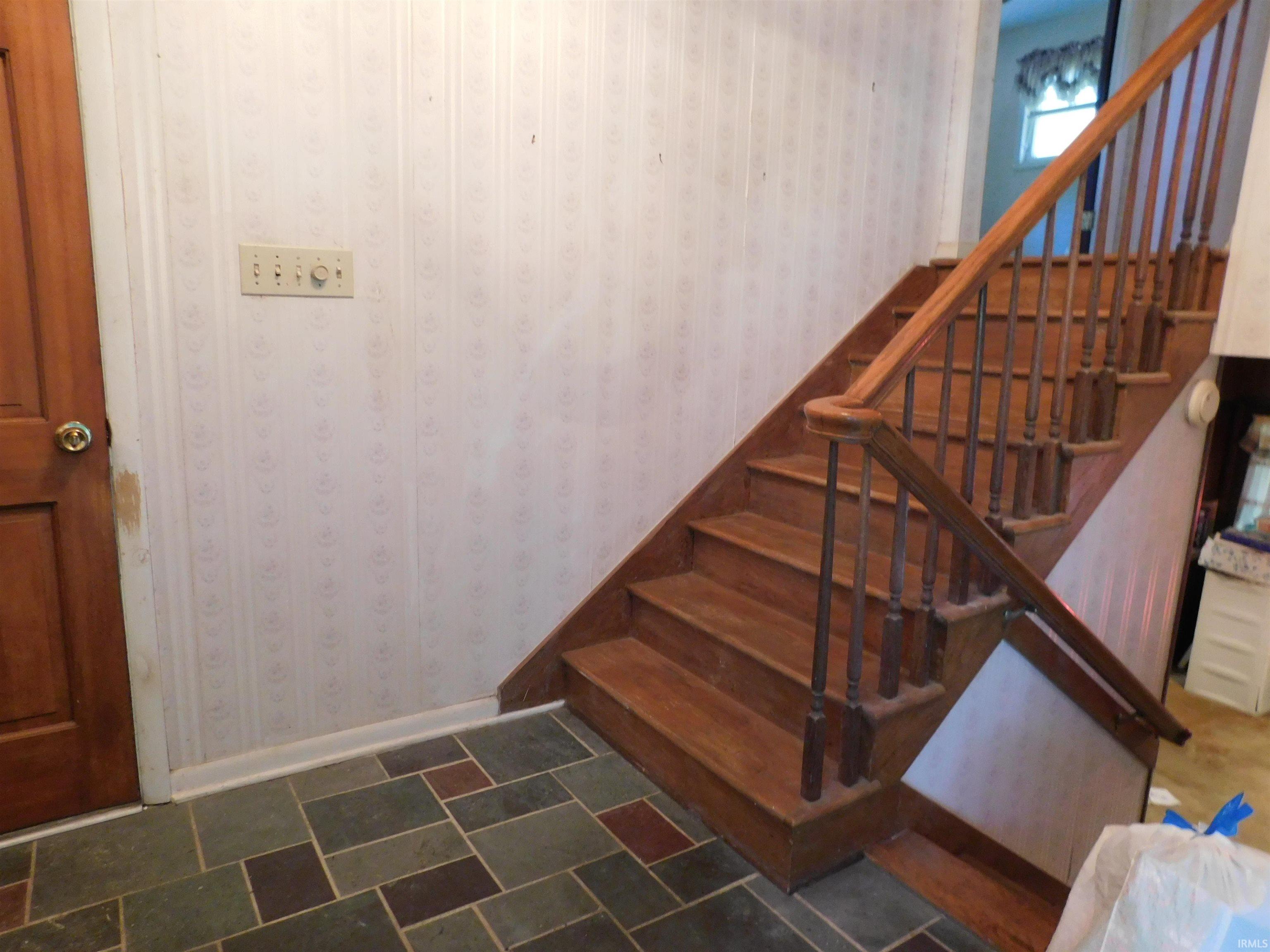 1702 Valley View Drive Bedford, IN 47421 - Photo 8 of 36