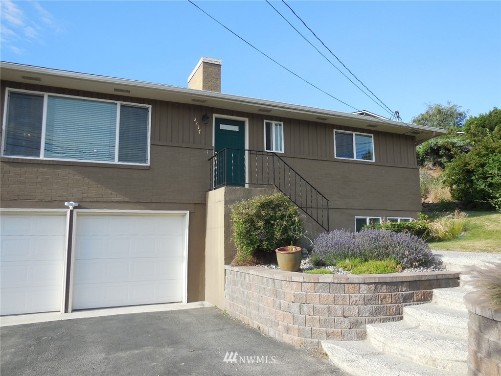 2317 Lester Road Wenatchee, WA 98801 - Photo 1 of 17 Gallery Image 1