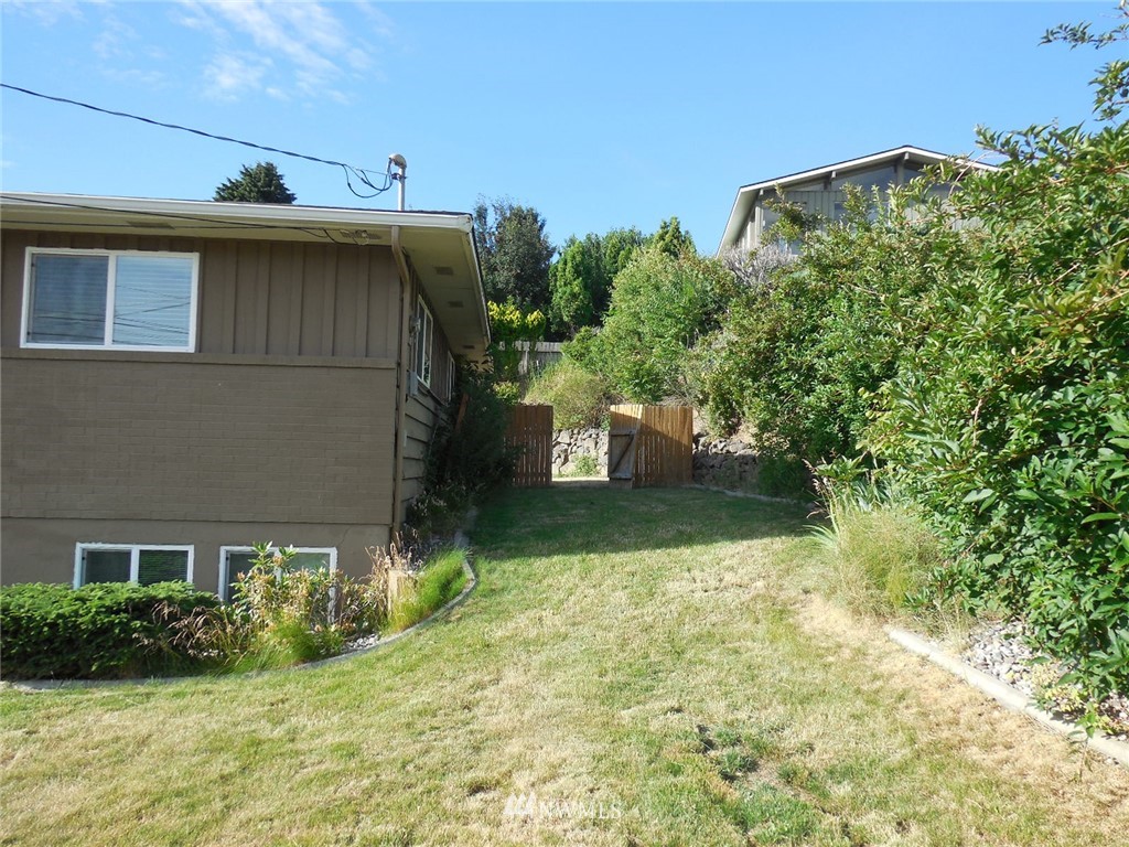 2317 Lester Road Wenatchee, WA 98801 - Photo 3 of 17 Gallery Image 3
