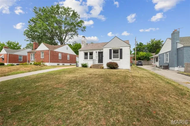 $299,000 | 8261 Watson Road, Webster Groves, MO 63119