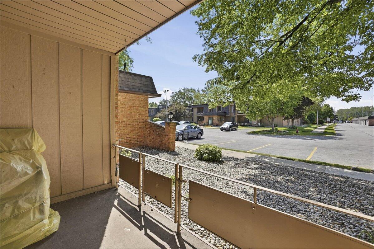 405 Old Stone Road, Unit E4 Munster, IN 46321 - Photo 18 of 25 1200x800