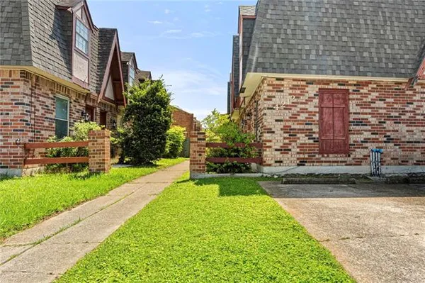 $1,325 | 4212 Arbor Court, Unit D, Kenner, LA 70065