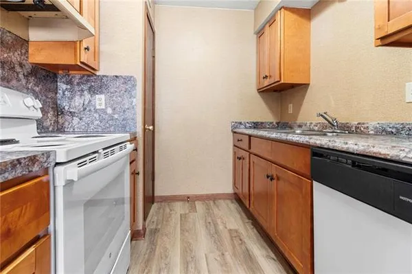 $1,325 | 4212 Arbor Court, Unit D, Kenner, LA 70065