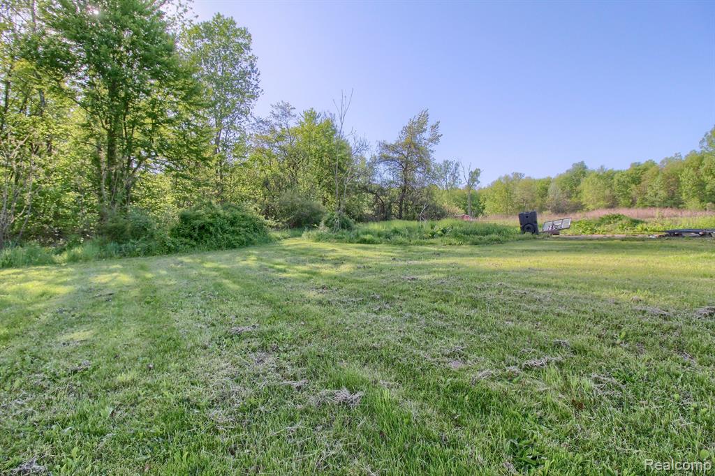 6570 Hivon Road Carleton, MI 48117 - Photo 32 of 36