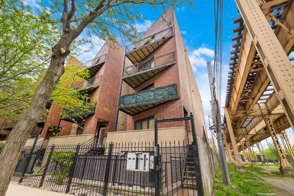 $299,900 | 19 East 26th Street, Unit 1, Chicago, IL 60616