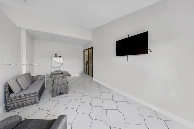 $540,000 | 6637 Northwest 181st Lane, Hialeah, FL 33015