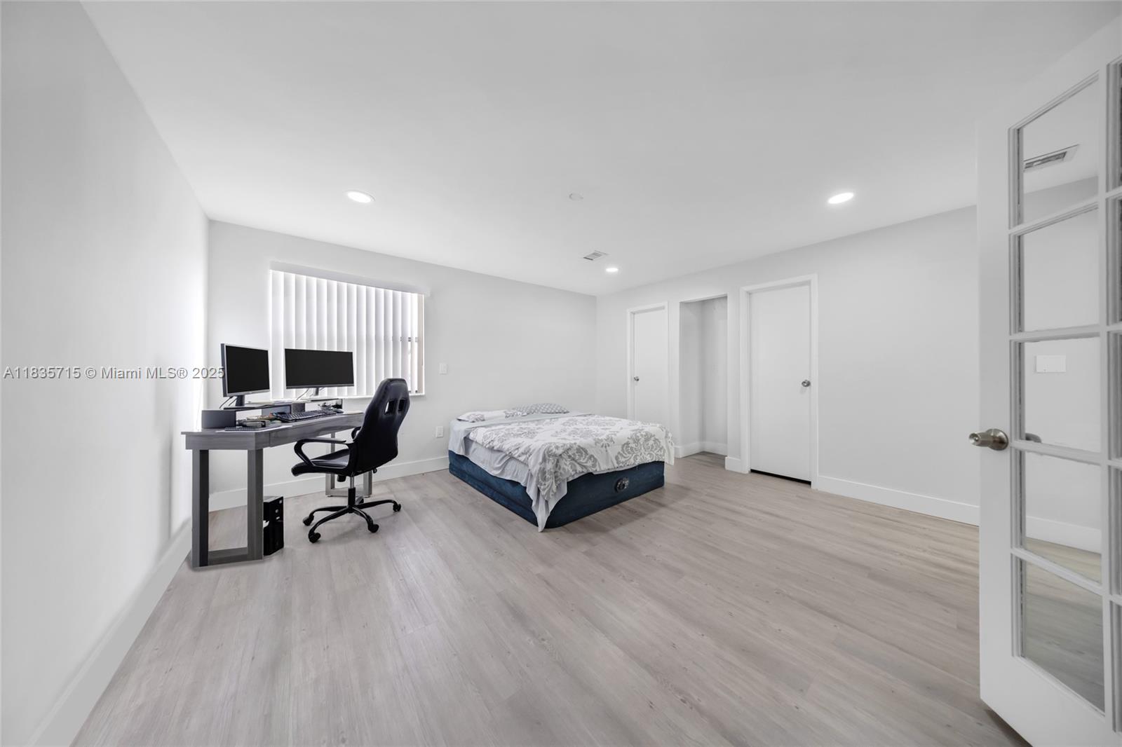 6637 Northwest 181st Lane Hialeah, FL 33015 - Photo 18 of 40