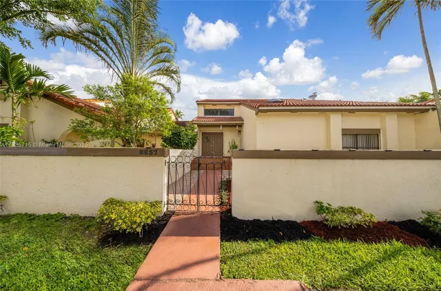 $540,000 | 6637 Northwest 181st Lane, Hialeah, FL 33015