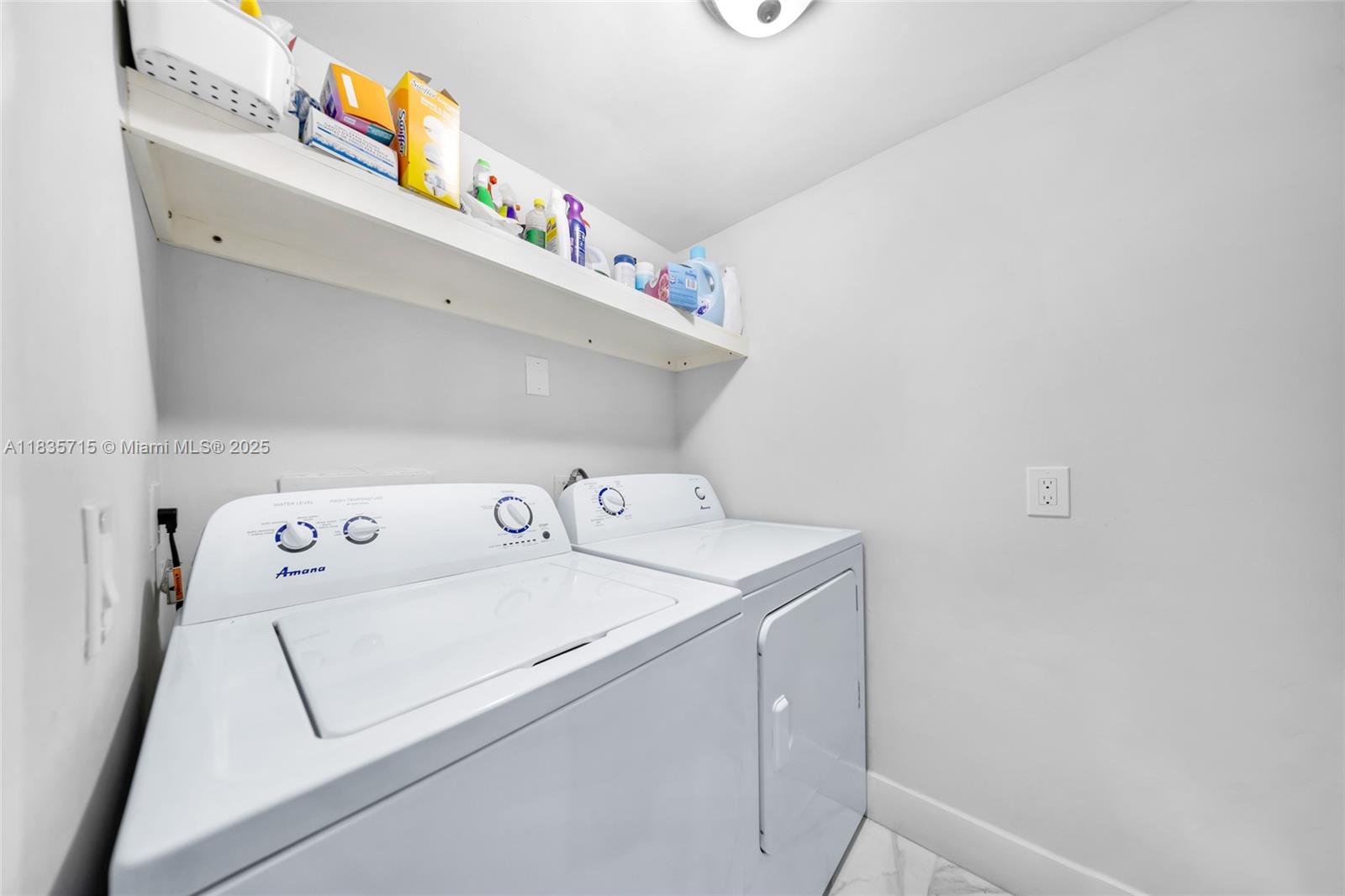 6637 Northwest 181st Lane Hialeah, FL 33015 - Photo 29 of 40