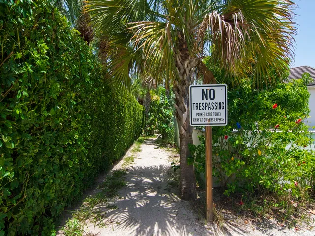 $10,000 | 1545 Pelican Lane, Vero Beach, FL 32963