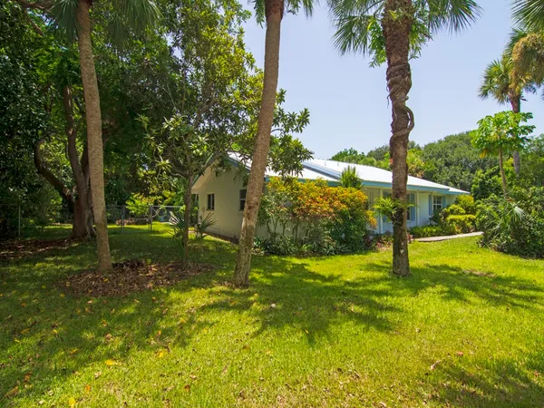 $10,000 | 1545 Pelican Lane, Vero Beach, FL 32963