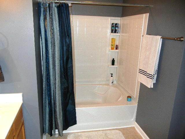 1002 Mallory Lane Spring Hill, TN 37174 - Photo 9 of 20 The master bath features an oversized tub.