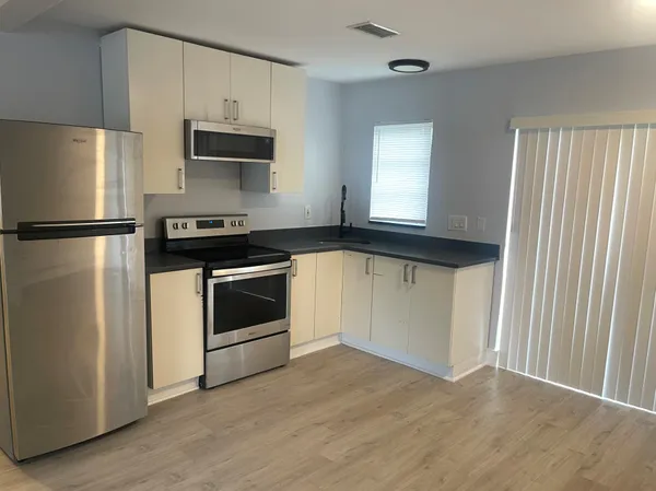 $1,995 | 780 Northeast 46th Court, Unit 2, Oakland Park, FL 33334