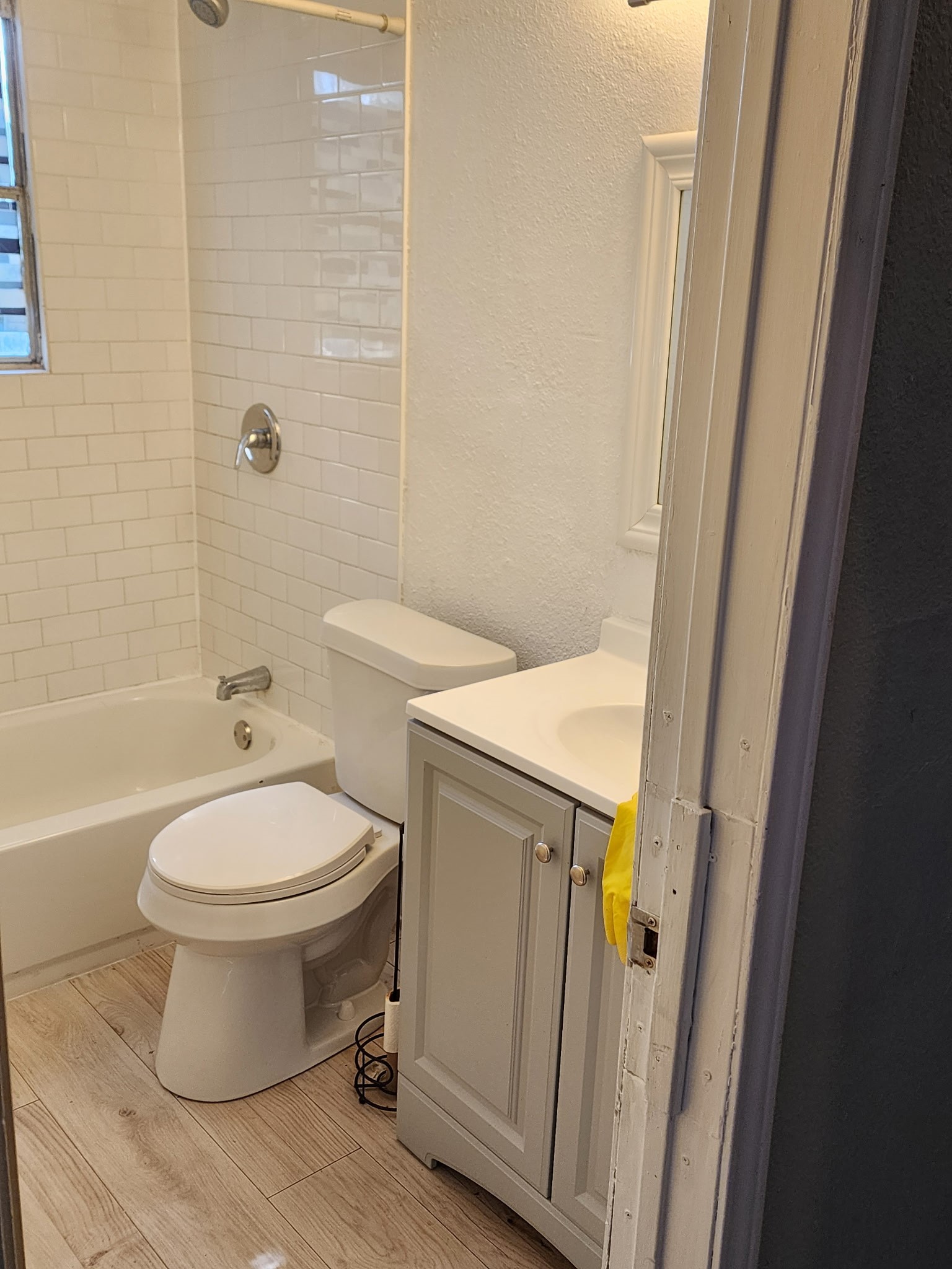 4114 Mallow Street Houston, TX 77051 - Photo 7 of 8 Bathroom