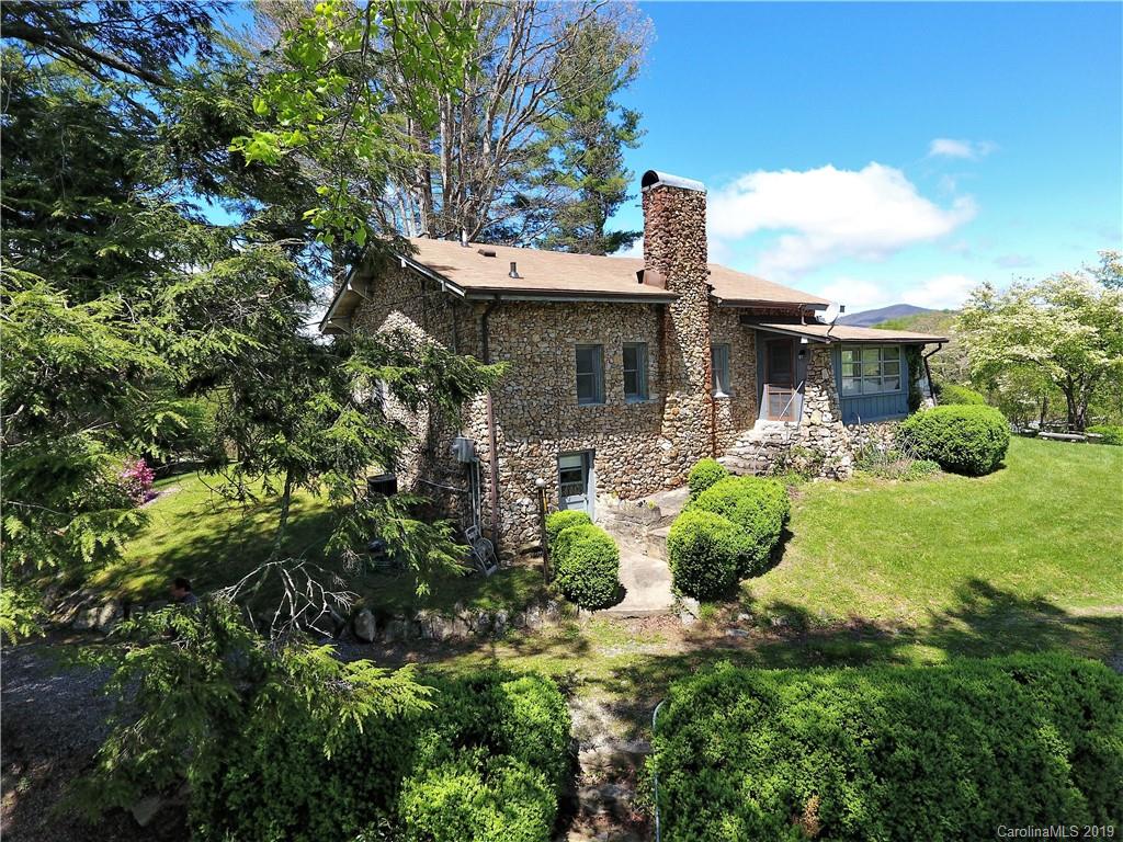 545 Mark Freeman Road Hendersonville, NC 28792 - Photo 3 of 47 Gallery Image 3