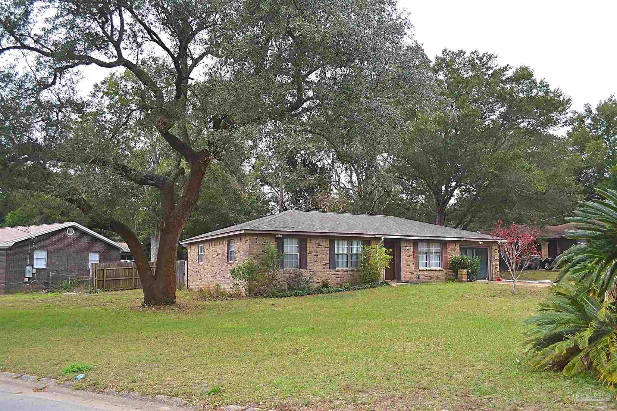 3070 English Oak Cir