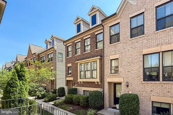 $4,500 | 3698 Ambrose Hills Road, Falls Church, VA 22041