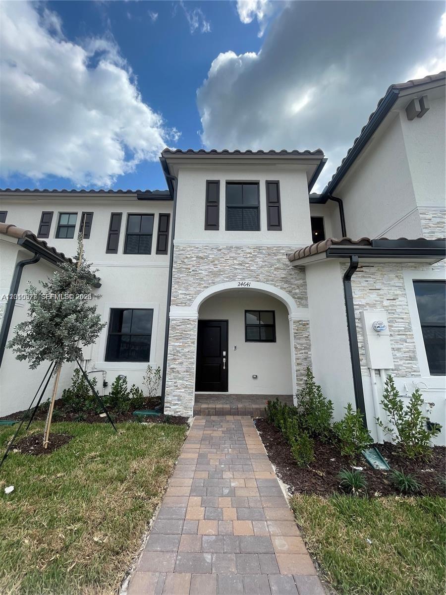 24641 Southwest 117th Path, Unit 24641 Homestead, FL 33032 - Photo 1 of 9 Gallery Image 1
