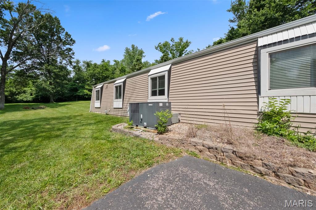 1401 Saline Road Fenton, MO 63026 - Photo 31 of 38