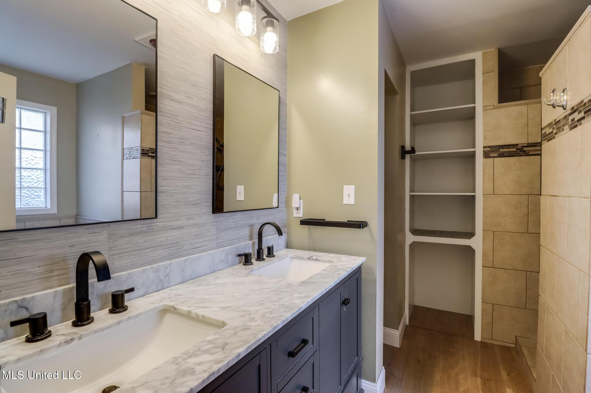 514 Royal Oak Pass Christian, MS 39571 - Photo 12 of 25 master bath