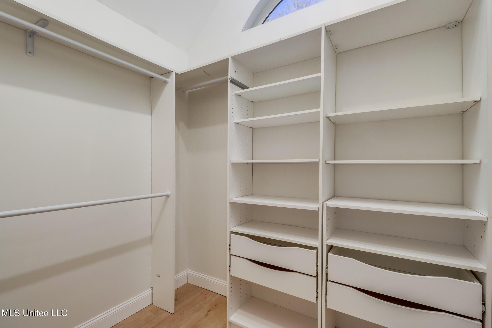 514 Royal Oak Pass Christian, MS 39571 - Photo 13 of 25 master clo