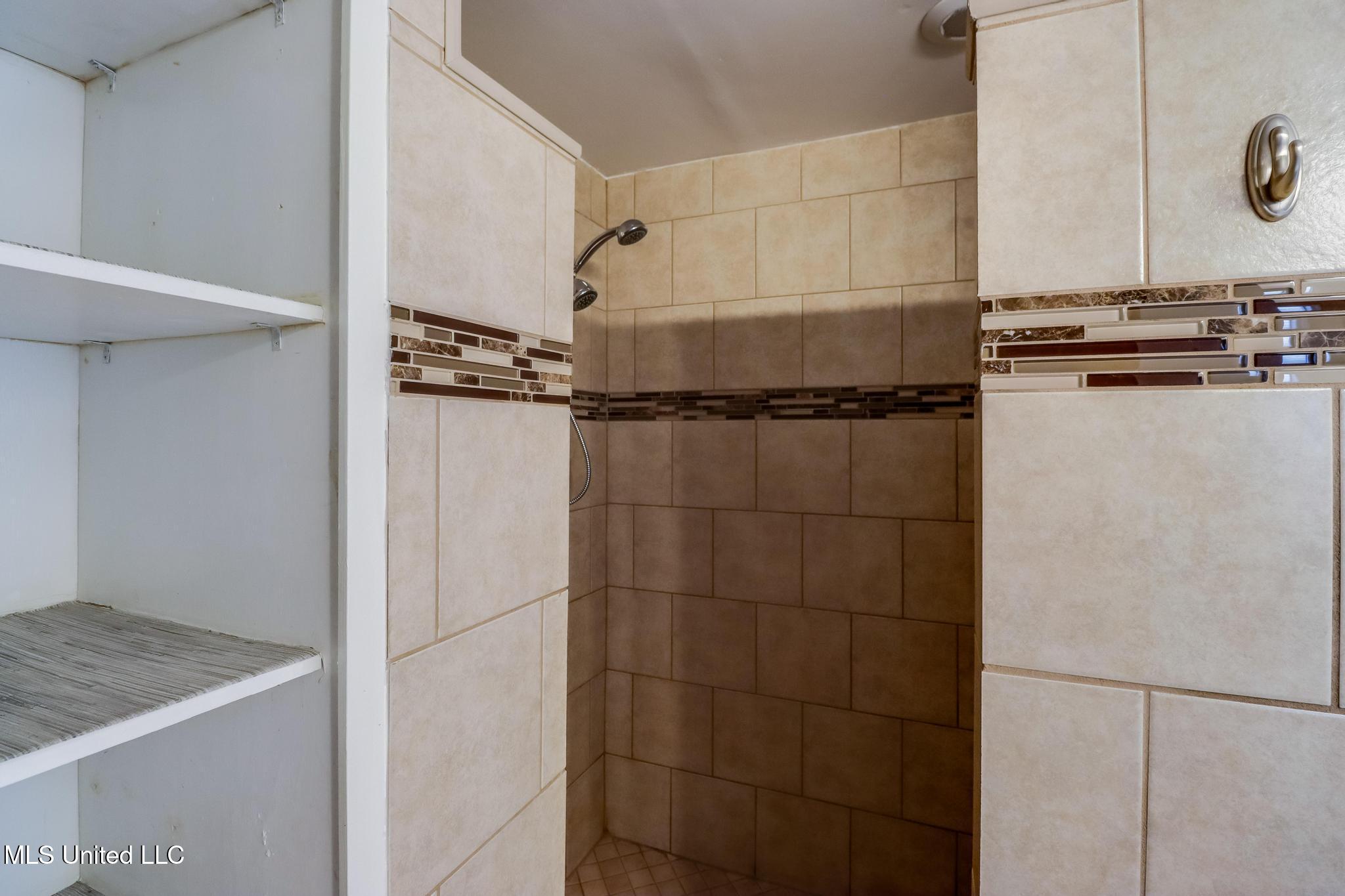 514 Royal Oak Pass Christian, MS 39571 - Photo 15 of 25 Mast Shower