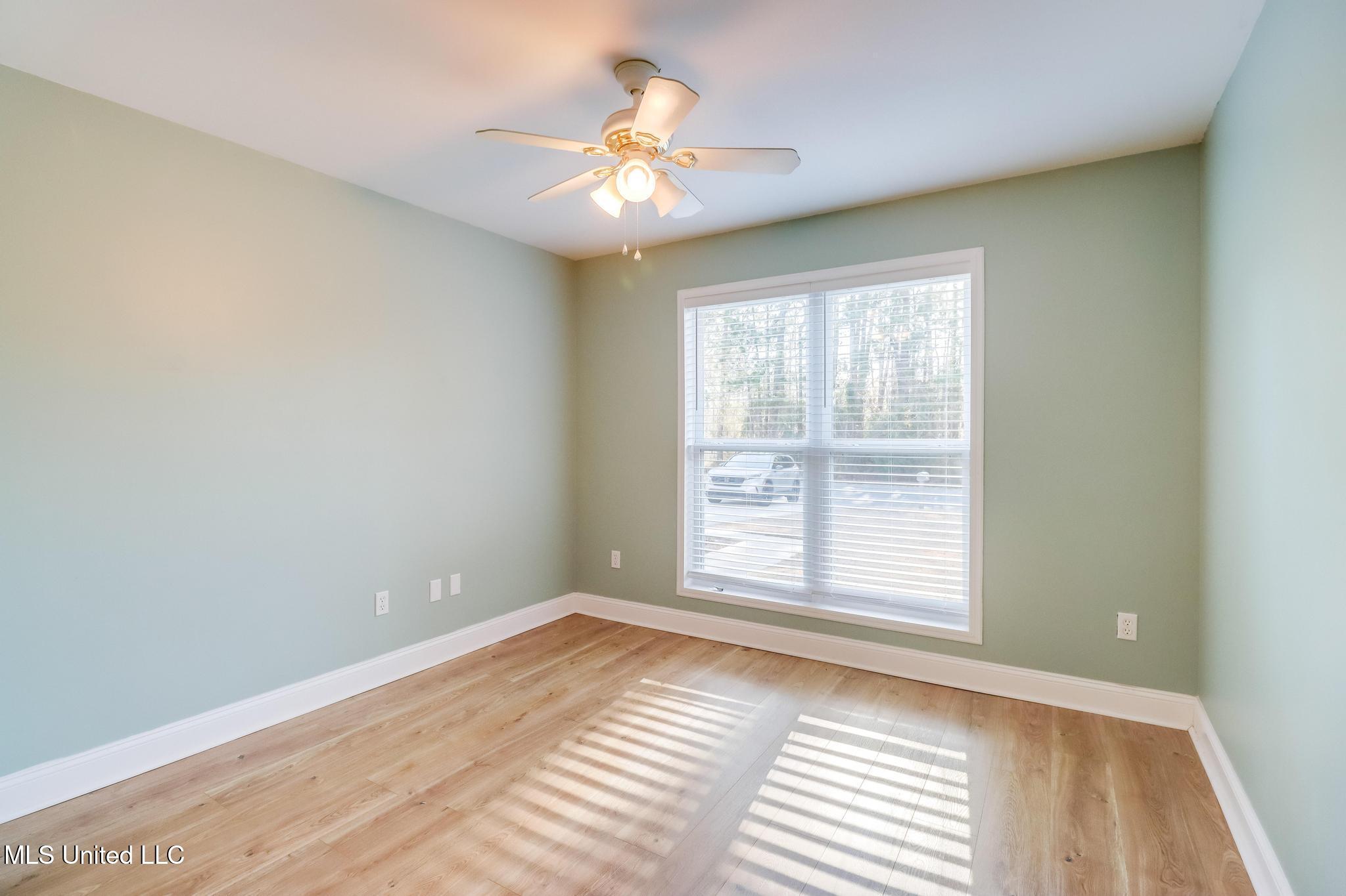 514 Royal Oak Pass Christian, MS 39571 - Photo 19 of 25 Photo Feb 09 2026, 4 43 45 PM (2)