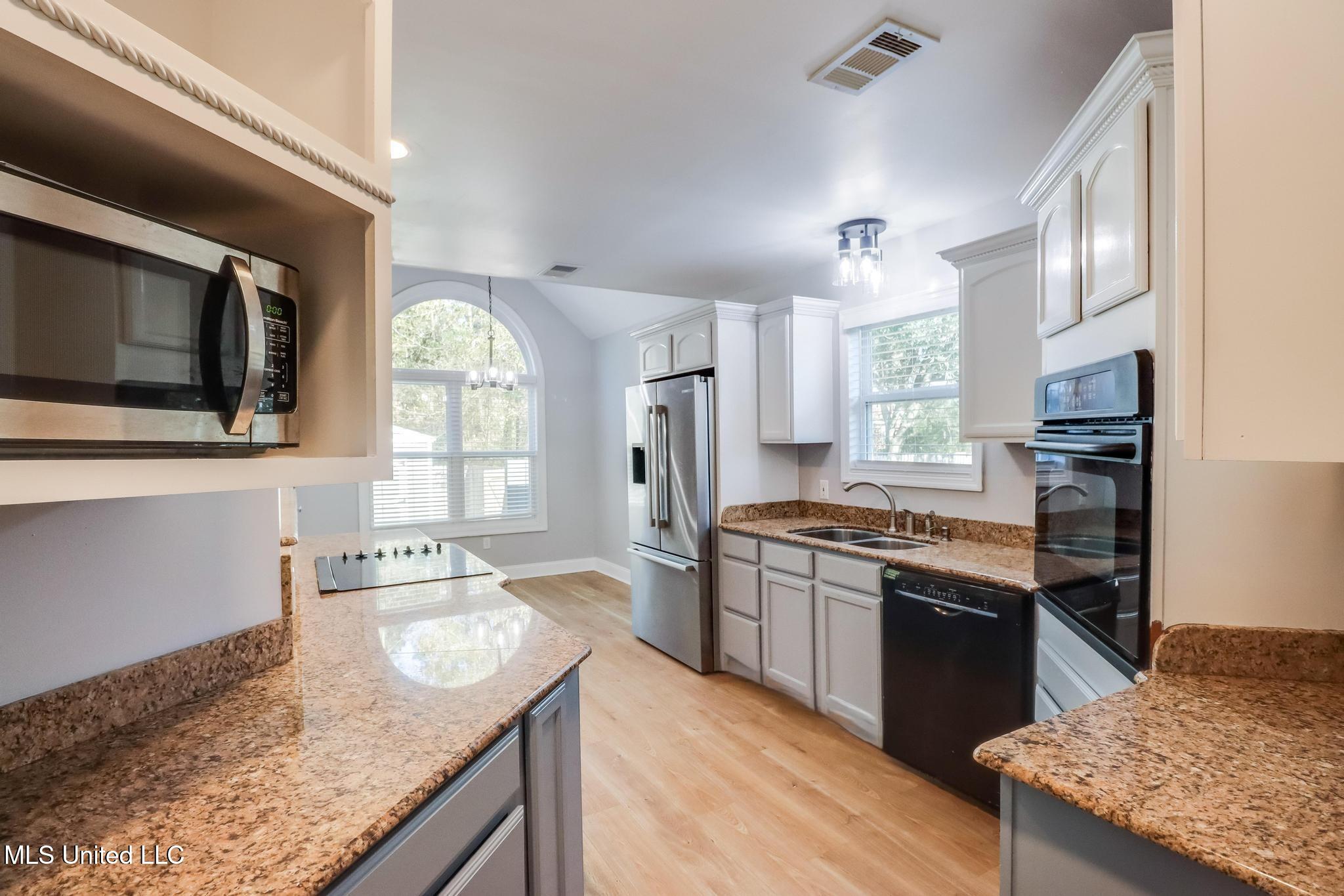 514 Royal Oak Pass Christian, MS 39571 - Photo 8 of 25 kitch