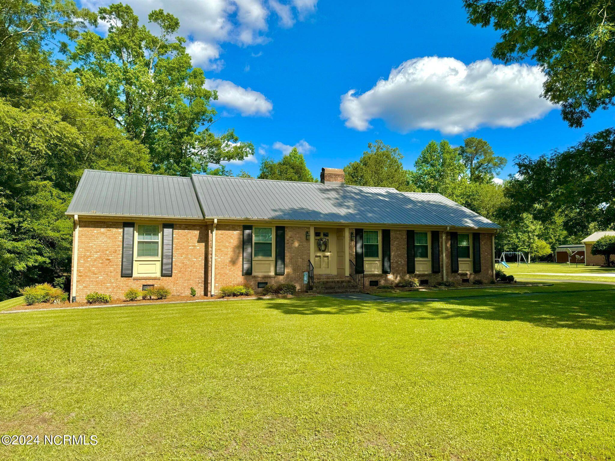2007 Hardee Road Kinston, NC 28504 - Photo 5 of 58 441531151_370093749391280_11850541382923