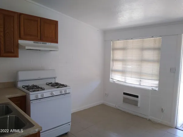 $950 | 1627 East Pinchot Avenue, Phoenix, AZ 85016