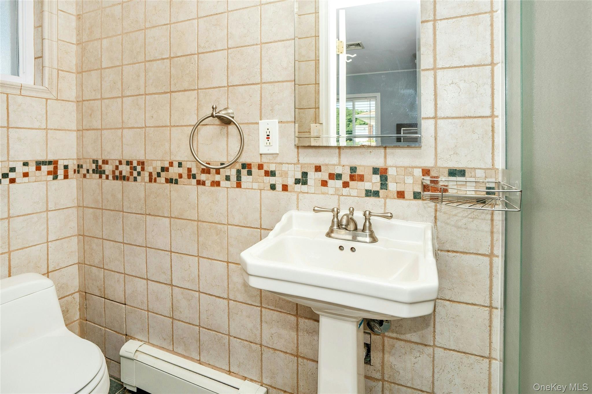 109 Plymouth Road Plainview, NY 11803 - Photo 13 of 25 Gallery Image 13