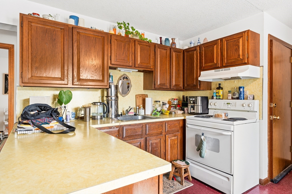 27 West Street Montague, MA 01351 - Photo 16 of 42