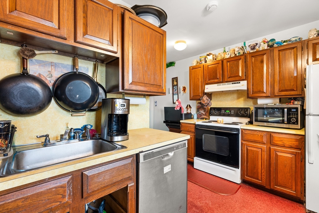 27 West Street Montague, MA 01351 - Photo 10 of 42