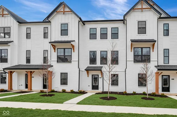 $284,990 | 4502 Yellowwood Avenue, Brownsburg, IN 46112