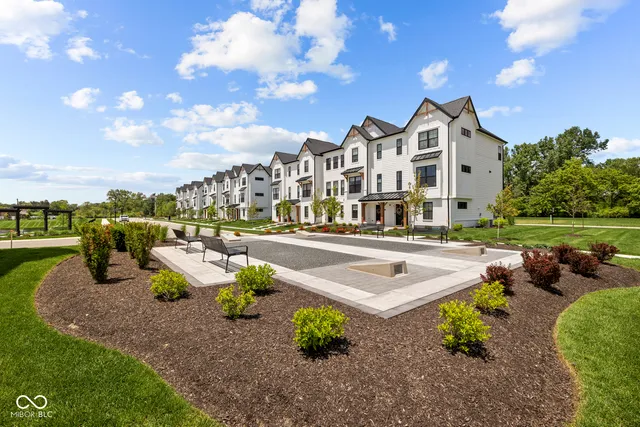 $299,990 | 4502 Yellowwood Avenue, Brownsburg, IN 46112