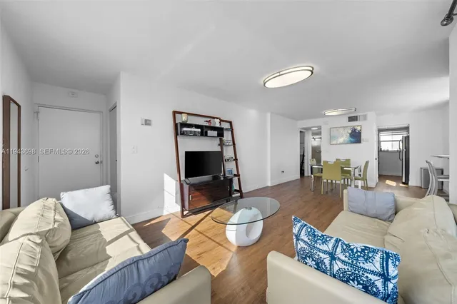 $2,549 | 631 Jefferson Avenue, Unit 205, Miami Beach, FL 33139