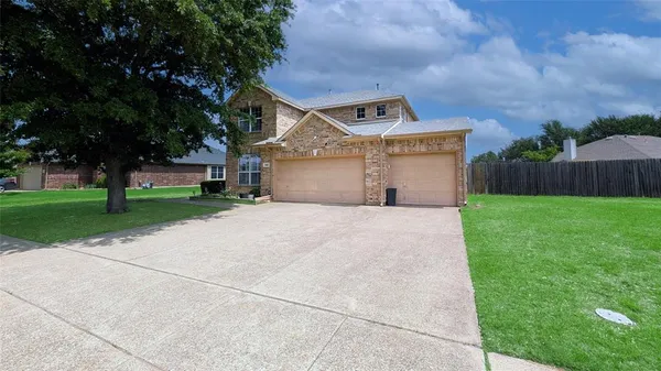 $445,000 | 5848 Somerton Drive, Grand Prairie, TX 75052