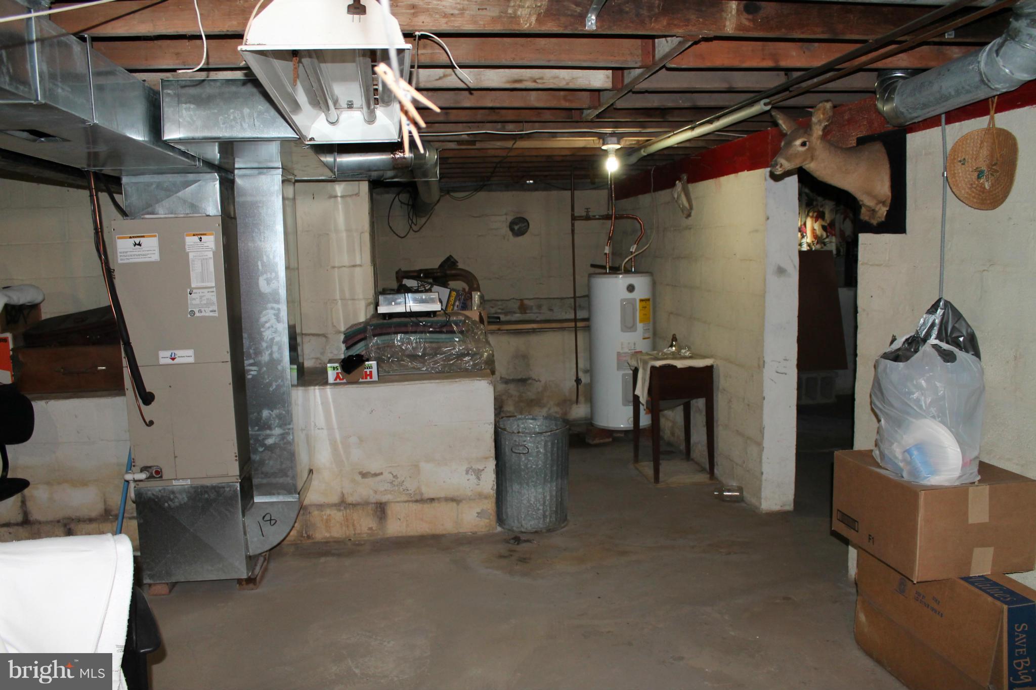 2335 Poplar Road Baltimore, MD 21221 - Photo 12 of 15 a utility room with dryer and washer